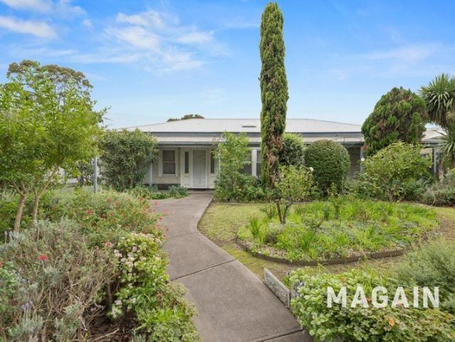 Spacious Family Living with Flexible Detached Accommodation