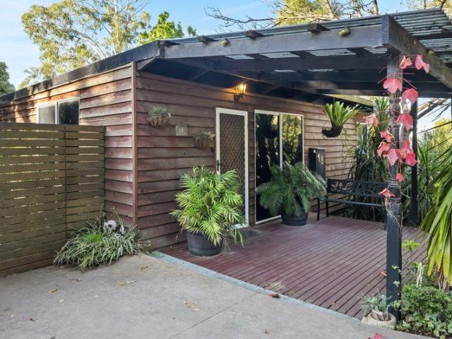 Spacious Family Living with Flexible Zones & Dual Driveway Access