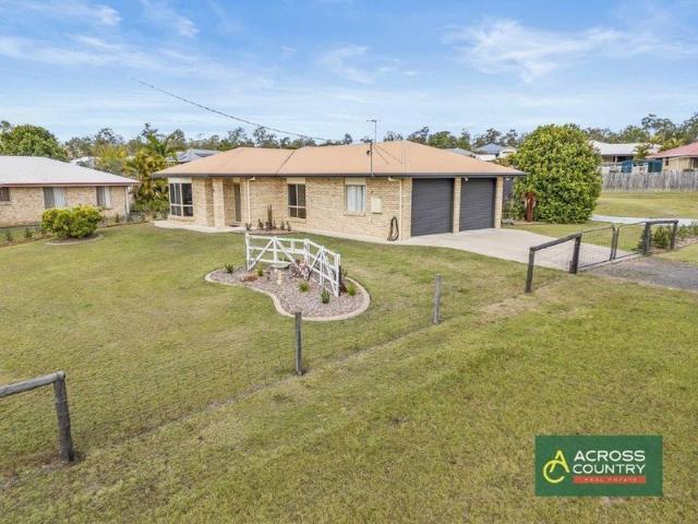 Spacious Family Living with Home Business Potential on 1,388m² Corner Block