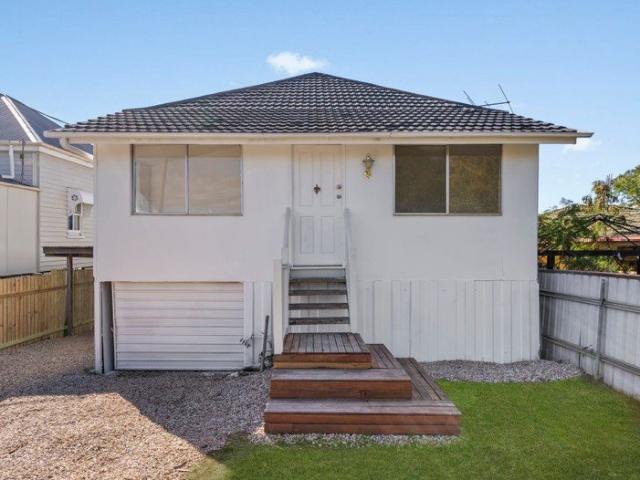 Spacious Family Living with High Ceilings & Generous Bedrooms