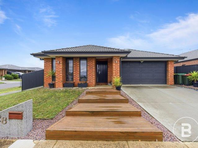 SPACIOUS FAMILY LIVING WITH IMPRESSIVE SHED & SIDE ACCESS