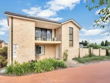 South Windsor, Colo Heights - Garden, Parking