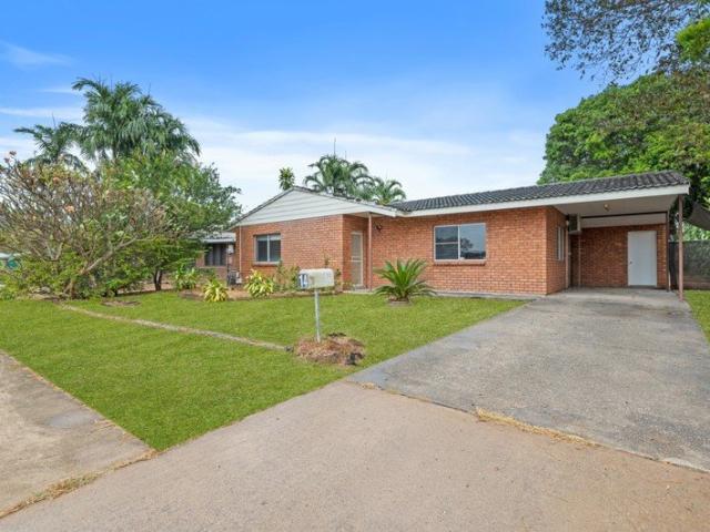Spacious Family Living with Outdoor Entertaining in Woodroffe
