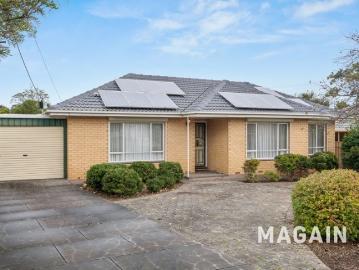 Spacious Family Living with Outstanding Outdoor Appeal & Powered Shed