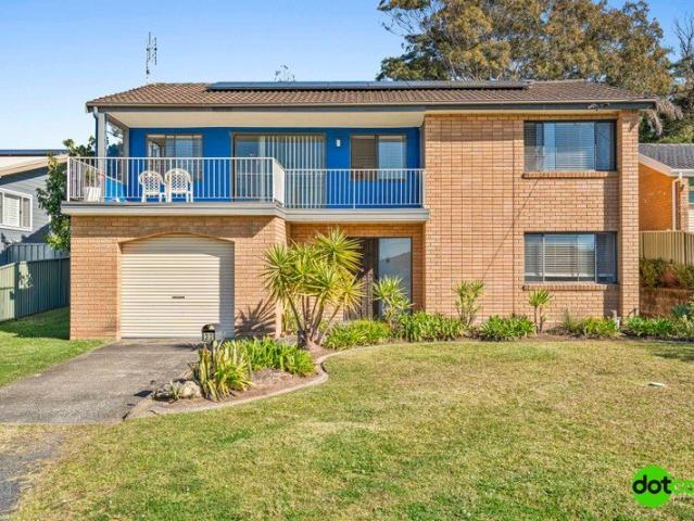 Spacious Family Living with Lake Glimpses