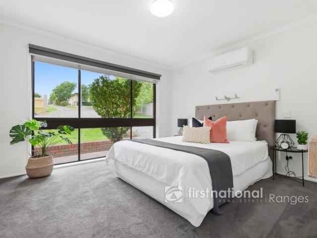 Spacious Family Living with Mountain Views