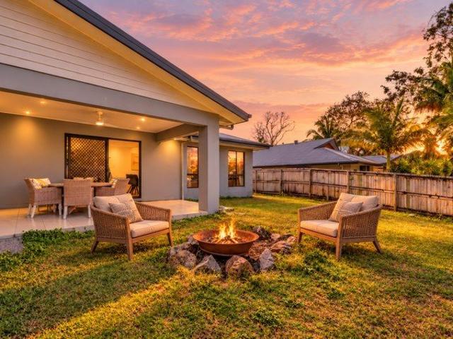 Spacious Family Living With Mountain Views & Room For The Boat