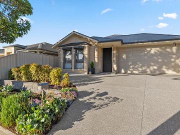 Spacious Family Living with Modern Style