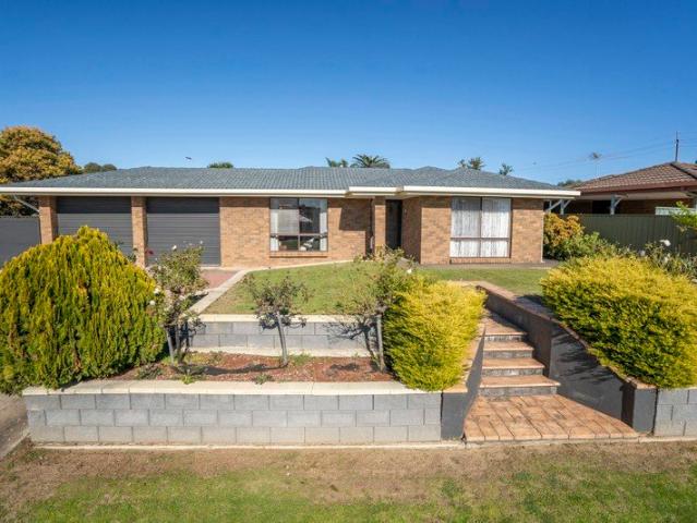 Spacious Family Living with Massive Workshop, Rear Access & Parking for 6+ Vehicles