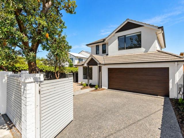 Spacious Family Living with Multiple Entertaining Zones in Carrum