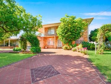 Spacious Family Living with Multiple Entertaining Zones