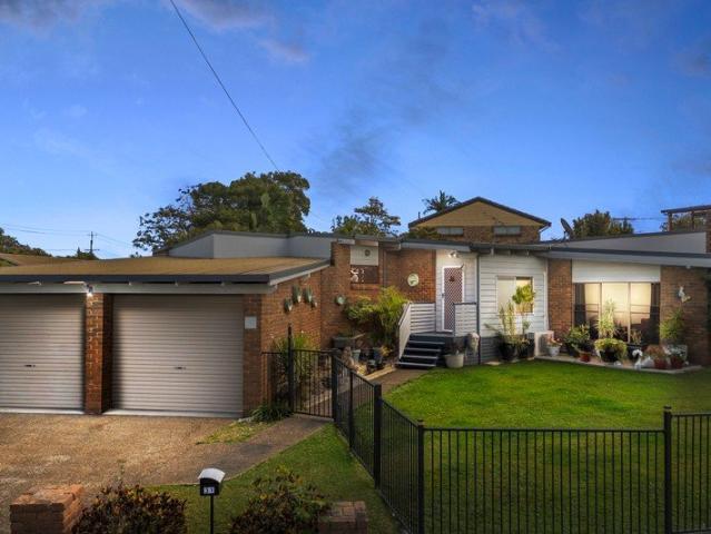 Spacious Family Living with Multiple Ensuites on an Expansive 811sqm Block!