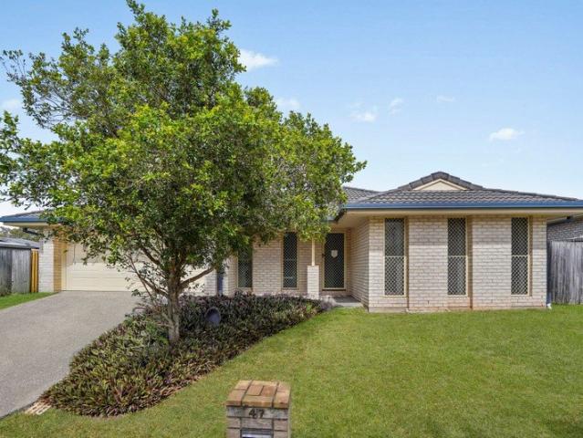 Spacious Family Living with Multiple Living Areas on 674m²