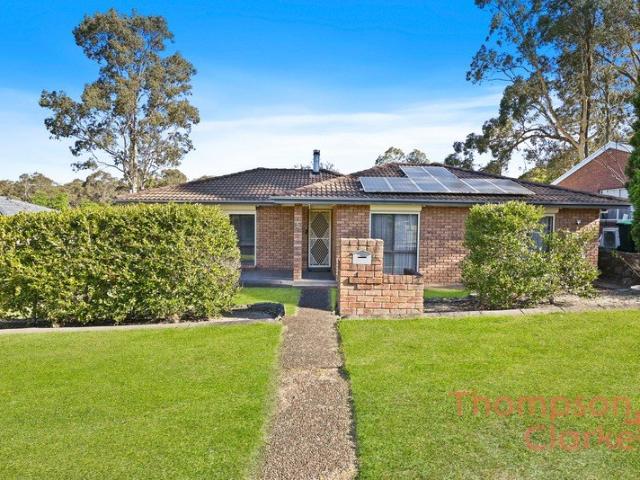 SPACIOUS FAMILY LIVING WITH MULTIPLE LIVING AREAS & LARGE SHED