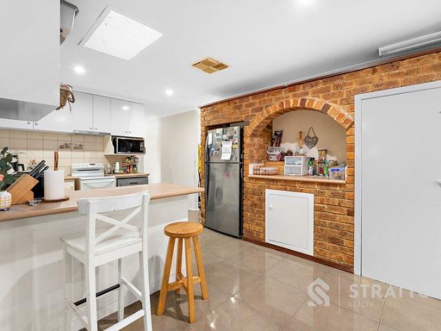 Spacious Family Living with Multiple Living Areas, Powered Workshop & Huge Backyard