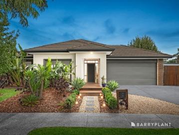 Spacious family living with multiple living zones and exceptional outdoor appeal