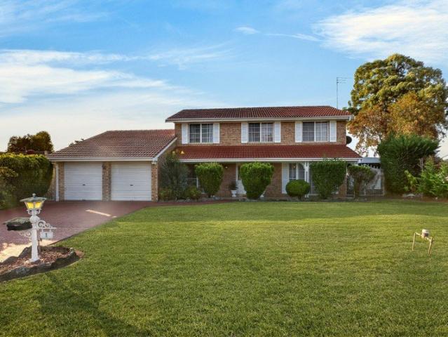 Spacious Family Living with Multiple Living Zones & Expansive Outdoor Entertaining