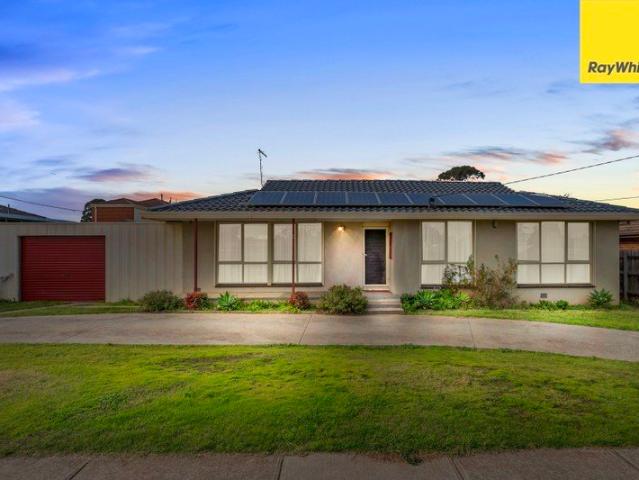 Spacious Family Living with Multiple Living Zones & Great Outdoor Entertaining