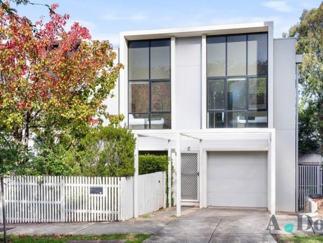 Spacious Family Living with Multiple Living Zones in a Prime Bundoora Setting