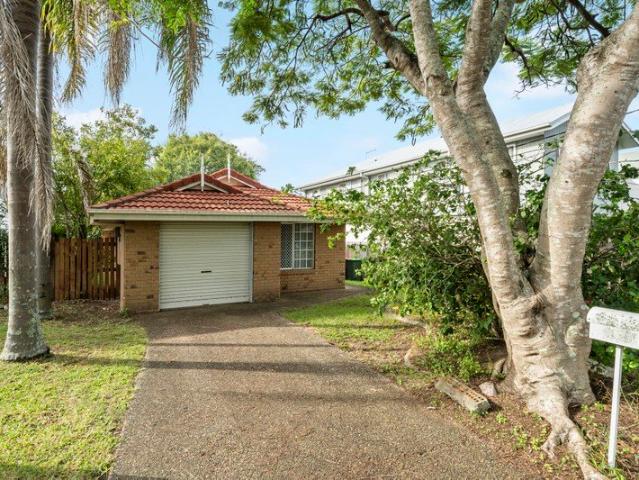 Spacious Family Living with Multiple Living Zones in Convenient Bald Hills Pocket