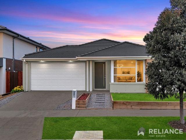 Spacious Family Living with Multiple Living Zones in the Heart of Redstone