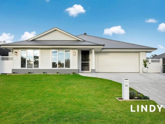 SPACIOUS FAMILY LIVING WITH MULTIPLE LIVING ZONES & RESERVE FRONTAGE