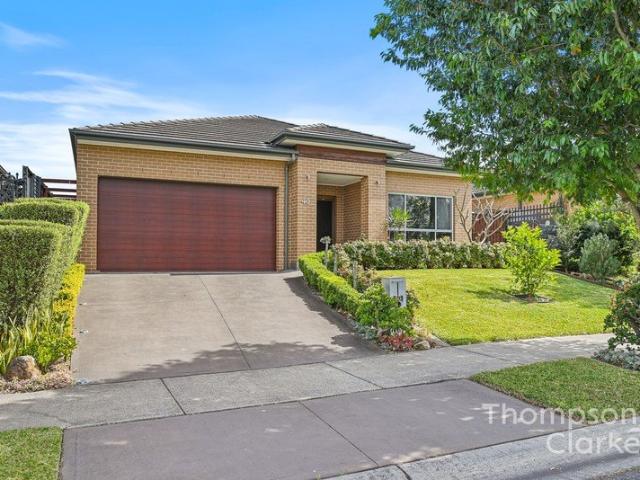 SPACIOUS FAMILY LIVING WITH MULTIPLE LIVING ZONES