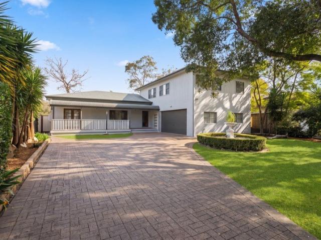 Spacious Family Living with Multiple Retreats & Superb Entertaining