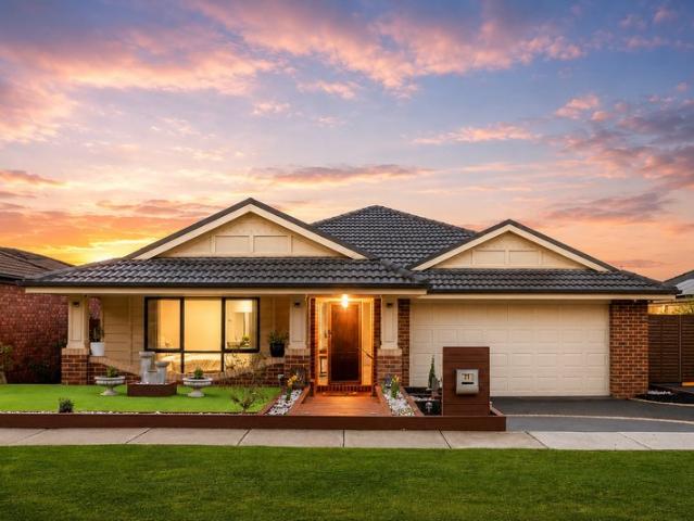 Spacious Family Living with Multiple Zones, Side Access & North Facing Alfresco