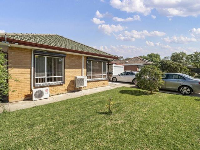 Spacious Family Living with Self Contained Granny Flat on 938sqm