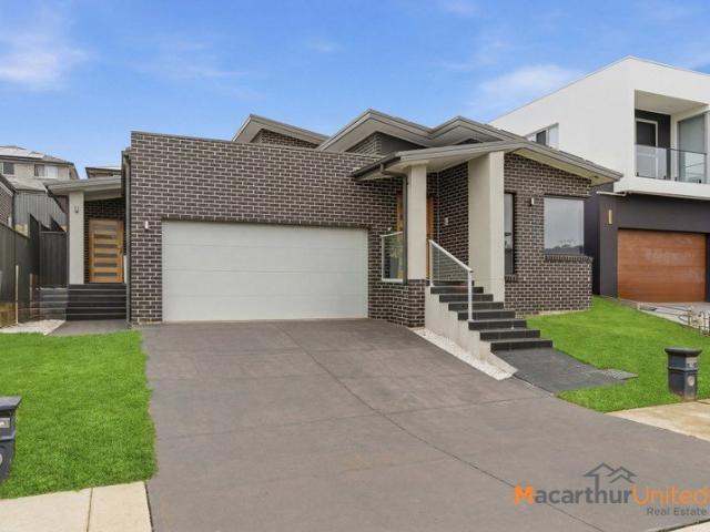 Spacious Family Living with Separate Granny Flat in Sought After Macarthur Heights