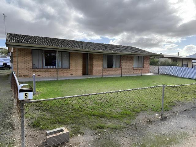 Spacious Family Living with Shedding & Room to Move