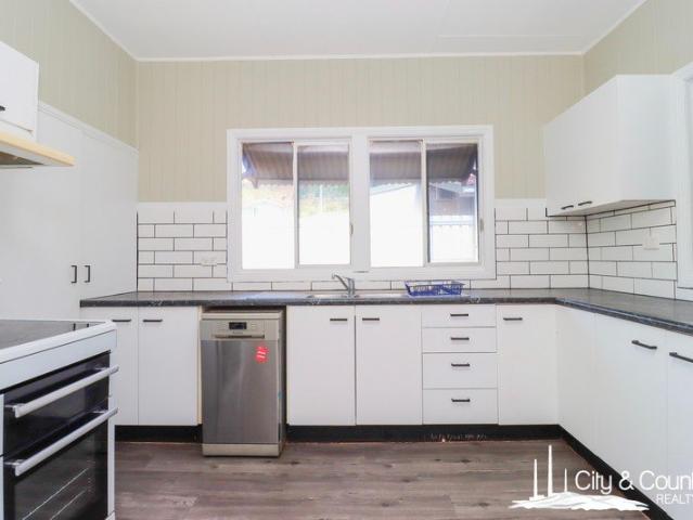 Spacious Family Living with Sheds, Space & Convenience!