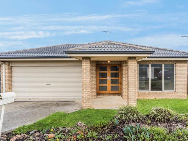 Spacious Family Living with Side Access