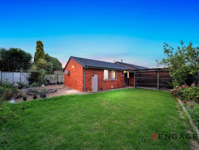 Spacious Family Living with Side Access & Entertainer's Appeal