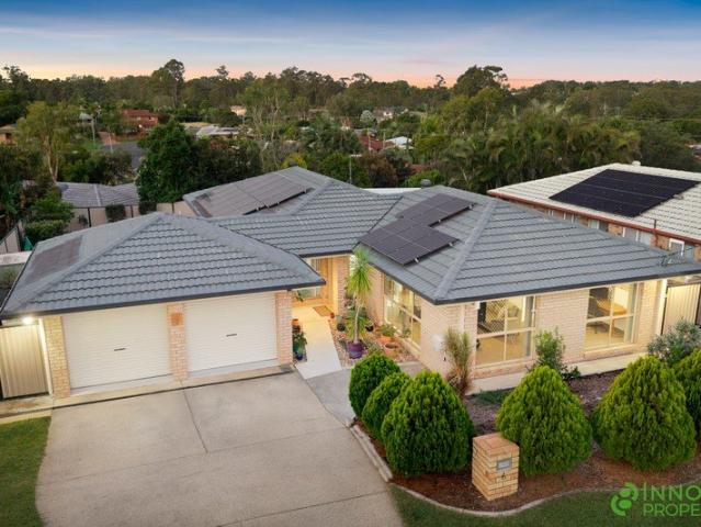 Spacious Family Living With Sparkling Pool & Incredible Outdoor Entertaining!