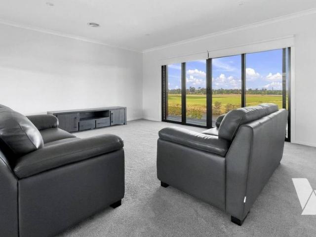 SPACIOUS FAMILY LIVING WITH STUNNING BACKWATER VIEWS