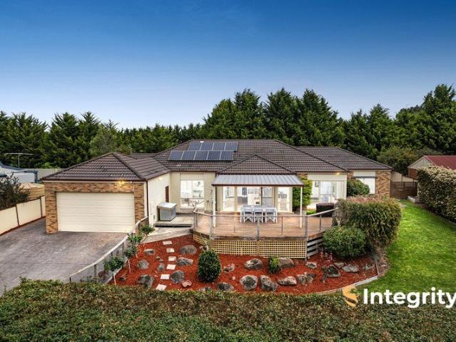 Spacious Family Living with Stunning Yarra Ranges Views