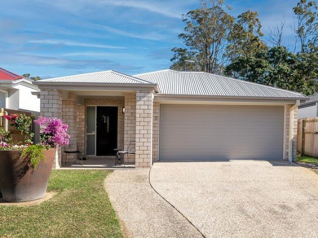 SPACIOUS FAMILY LIVING WITH STYLE, COMFORT & CONVENIENCE