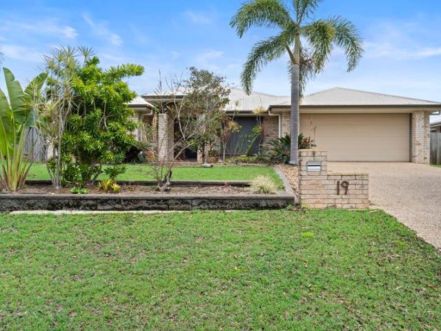 Spacious Family Living with Style, Comfort & Room to Entertain