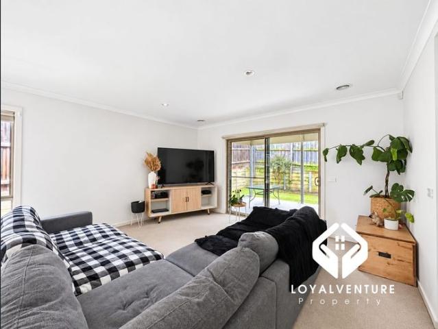 Spacious Family Living with Superb Outdoor Entertaining