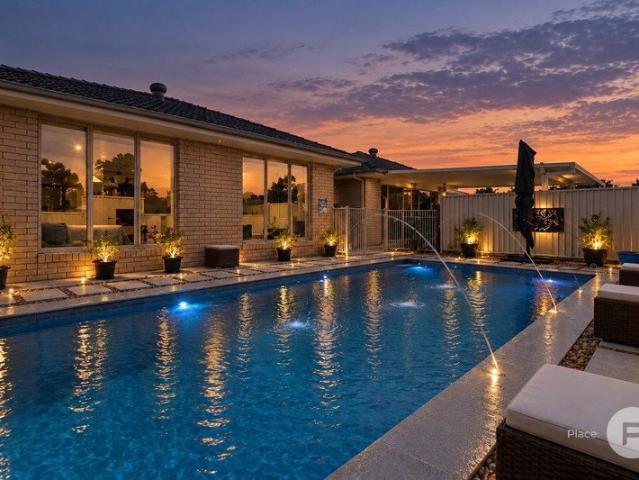 Spacious Family Living with Pool & Entertaining