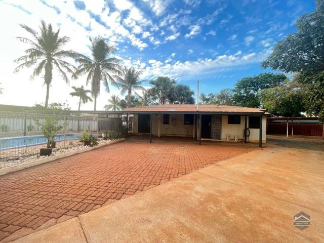 Spacious Family Living with Pool & Excellent Rental Return!