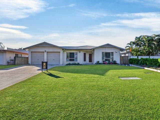 Spacious Family Living with Pool in the Heart of Annandale