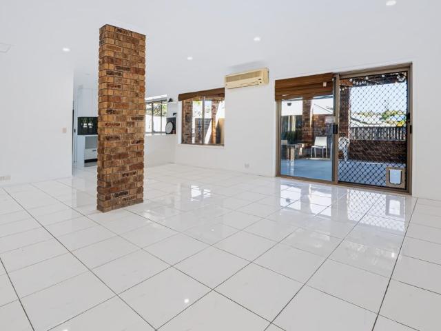 Spacious Family Living with Pool in the Heart of Robina