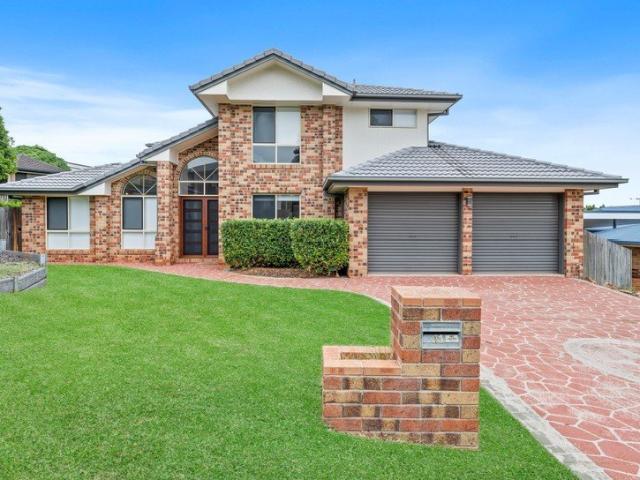 Spacious Family Living with Pool in Manly West
