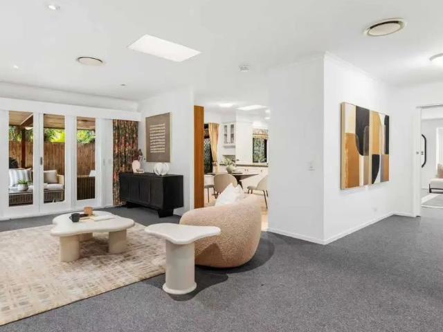 Spacious Family Living with Pool in Prestigious Robertson Location