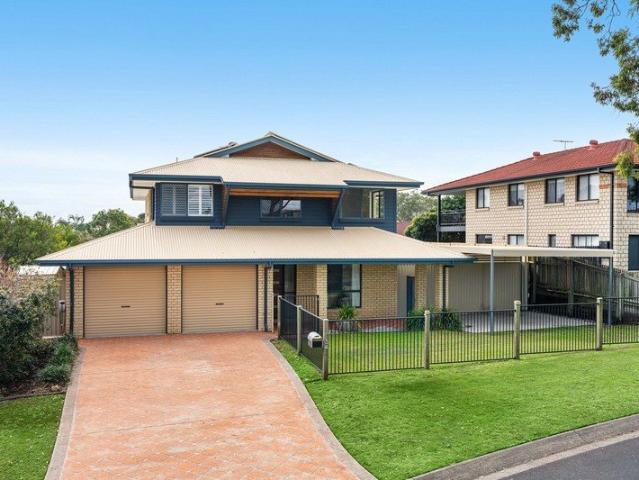 Spacious Family Living with Pool, Multiple Living Areas