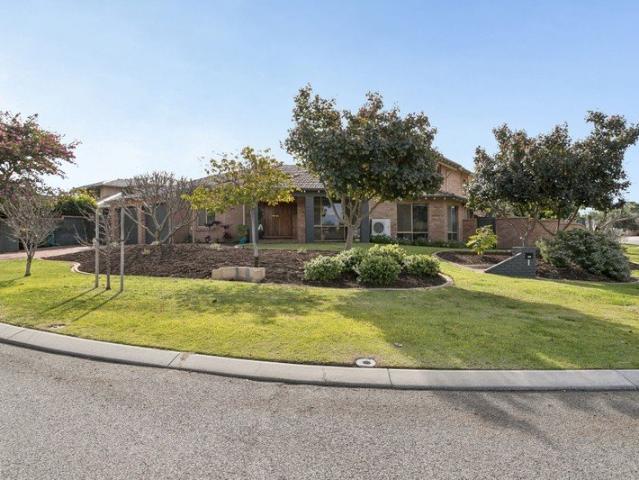 Spacious Family Living with Pool, Parking & Park Views