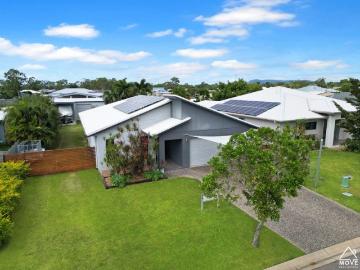 Spacious Family Living with Pool, Powered Shed & Solar on 1000sqm